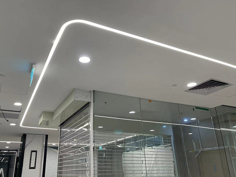 Recessed linear light for bank